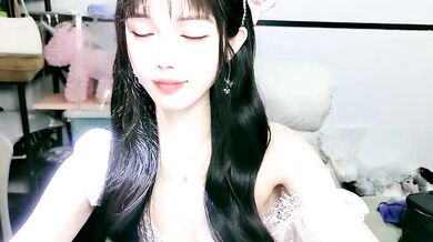 Interactive Chinese cam girl gets naughty with her toys and dirty talk in Diandian-866 video