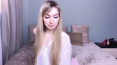 x-----x - Porn Video [Bongacams]: stunning glutes, ecstatic surrender, talented content creator