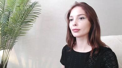 Maribett - Porn Video [Bongacams]: voluptuous décolletage, sensual cleavage, webcam snapshot