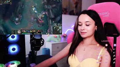 JuicyAngel - Porn Video [Bongacams]: dazzling beauty, enviable waistline, streaming snapshot