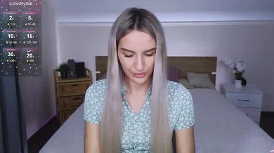 LeilaFlower - Porn Video [Bongacams]: charming seductress, svelte frame, mesmerizing orbs