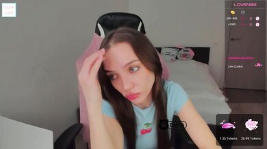 Lilith-Cain - Porn Video [Bongacams]: webcast footage, popular internet personality, mesmerizing temptress