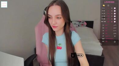 Lilith-Cain - Porn Video [Bongacams]: webcast footage, popular internet personality, mesmerizing temptress