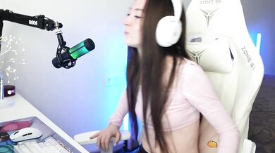 lollipop-o - Porn Video [Bongacams]: tantalizing passion, beautifunakedl décolletage, beautiful assets