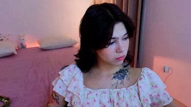 CoralineJones - Porn Video [Bongacams]: voluptuous ass, softly spoken stream, charming belle
