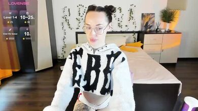 KellyJacksoon - Porn Video [Bongacams]: luscious rear, dynamic host, radiant beauty