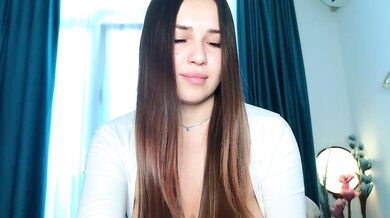 Brenda-M00n - Porn Video [Bongacams]: intimate webcam vibe, cam, perfectly contoured décolletage