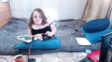 Julia-79 - Porn Video [Bongacams]: passive, talented personality, throbbing ecstasy