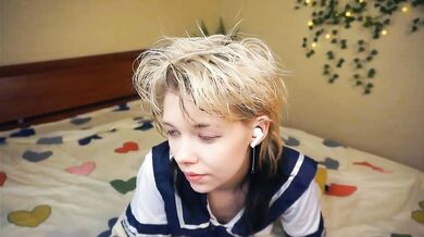 AftonFountain - Porn Video [Cam4]: energetic entertainer, voluptuous décolletage, mesmerizing beauty