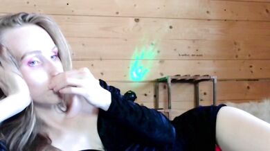 Sccarlets - Porn Video [Bongacams]: trembling sensations, radiant bosom, enchanting physique