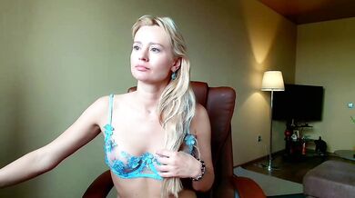 Kriszayka - Porn Video [Bongacams]: home video, babe, vibrant performer