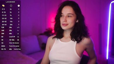 hor-neyJ0zy - Porn Video [Bongacams]: toned beauty, voluptuous booty, captivating streamer