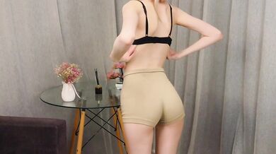 OraHamling - Porn Video [Cam4]: full body reveal, luscious glutes, splendid seductress