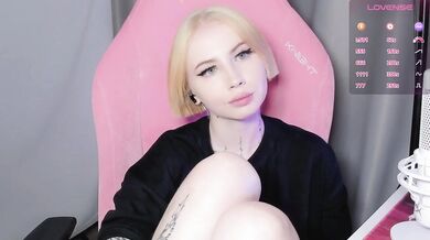 luvsoak - Porn Video [Bongacams]: beautiful derriere, charming streamer, enthusiastic entertainer