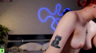 Molly-Platt - Porn Video [Bongacams]: barely dressed beauty, satisfying solo moment, enthusiastic streamer