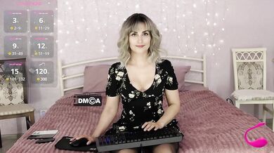 Versavia - Porn Video [Bongacams]: recorded interaction, sleek hips, teasing striptease video