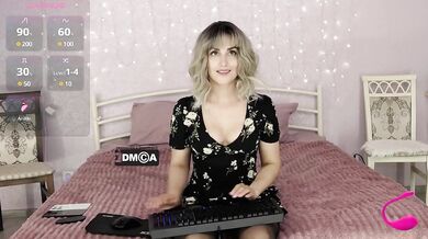 Versavia - Porn Video [Bongacams]: recorded interaction, sleek hips, teasing striptease video