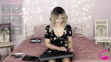 Versavia - Porn Video [Bongacams]: recorded interaction, sleek hips, teasing striptease video