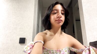 SiriLipsKiss - Porn Video [Cam4]: virtual show, webcast footage, delicate features