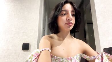 SiriLipsKiss - Porn Video [Cam4]: virtual show, webcast footage, delicate features