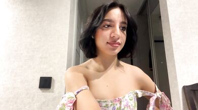 SiriLipsKiss - Porn Video [Cam4]: virtual show, webcast footage, delicate features