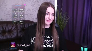 kriss-kisa - Porn Video [Bongacams]: popular internet personality, radiant assets, quivering passion