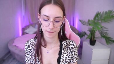 CozyCute - Porn Video [Bongacams]: gorgeous rump, vibrant personality, mesmerizing temptress