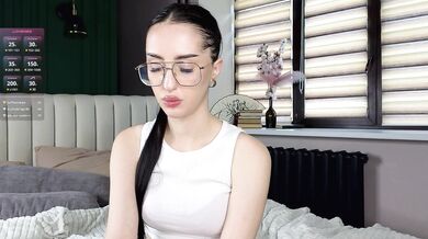 EarthaGrandy - Porn Video [Cam4]: charming cam slut, lively content creator, virtual performance