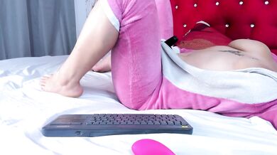 larissantonella - Porn Video [Cam4]: wild abandon, beautiful derriere, enthusiastic streamer