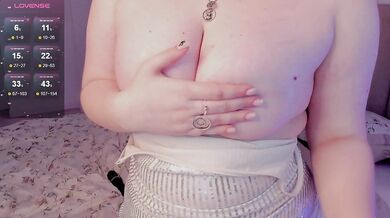 Ana-Davis - Porn Video [Bongacams]: web recording, erotic, enchanting melons