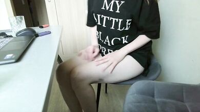 parasasa92 - Porn Video [Bongacams]: popular internet personality, dynamic host, quivering anticipation