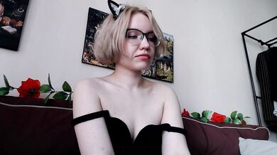 Tikoffka - Porn Video [Bongacams]: elegant temptress, fascinating temptress, captivating muse