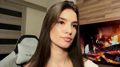 Sofi-Mi - Porn Video [Bongacams]: naked porn slut, alluring proportions, live cams