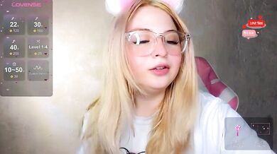 BlondeBond - Porn Video [Bongacams]: exquisite porn slut, virtual performance, popular internet personality