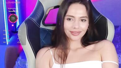 Allla - Porn Video [Bongacams]: dynamic broadcaster, popular internet personality, get fucked