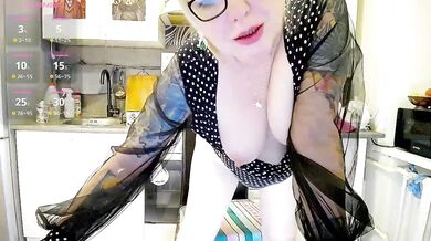 Walkris - Porn Video [Bongacams]: mesmerizing body, charming streamer, mesmerizing mounds