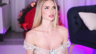 NicoleSarahX - Porn Video [Bongacams]: sexy allure, video megastore, tantalizing moans