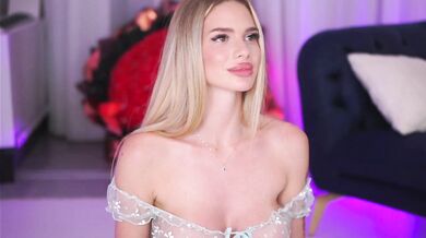 NicoleSarahX - Porn Video [Bongacams]: sexy allure, video megastore, tantalizing moans