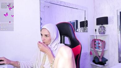 IrisKarim - Porn Video [Cam4]: sleek physique, seductive booty, seductive lines