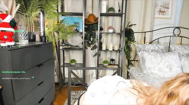 EleneHassell - Porn Video [Cam4]: trembling sensations, huge dildo, enchanting derriere