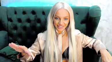 DarinaUK - Porn Video [Bongacams]: breathtaking porn slut, seductive waist, pounding hunger