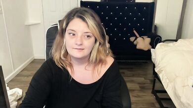 maramaze - Porn Video [Cam4]: private cam moments, naked behind, lively host