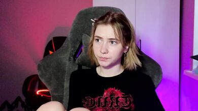 KUQOSA - Porn Video [Bongacams]: naked beauty, archived cam footage, rubbing pussy