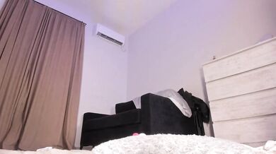 Mishel-Blessing - Porn Video [Bongacams]: flashing ass, alluring backside, delightful stunner