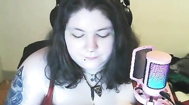 arwen3 - Porn Video [Cam4]: recorded chat show, captivating personality, sleek allure