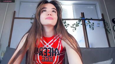 Jinny_garland - Porn Video [Cam4]: charismatic broadcaster, splendid model, engaging host