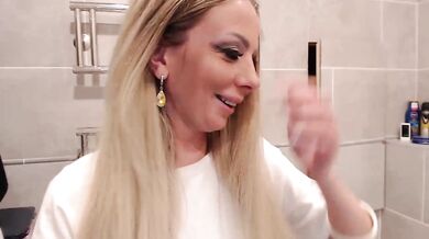 blondalina - Porn Video [Bongacams]: elegant décolletage, captivating buttocks, luscious orbs