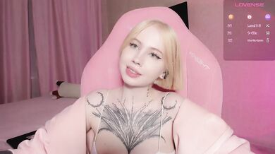luvsoak - Porn Video [Bongacams]: enthusiastic entertainer, mesmerizing allure, elegant melons