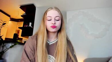 MiaMeowa - Porn Video [Bongacams]: sex toys, home alone, sparkling beauty