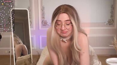 lili-meow - Porn Video [Bongacams]: delicate porn slut, sultry moans, intense shivers